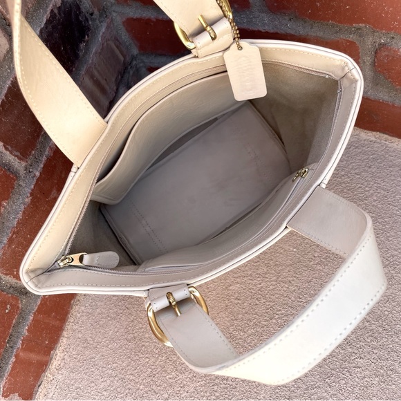 VTG🌻 COACH Waverly Buckle Leather Tote Bag with Zip Wristlet in Ivory/Sunflower - Picture 11 of 16